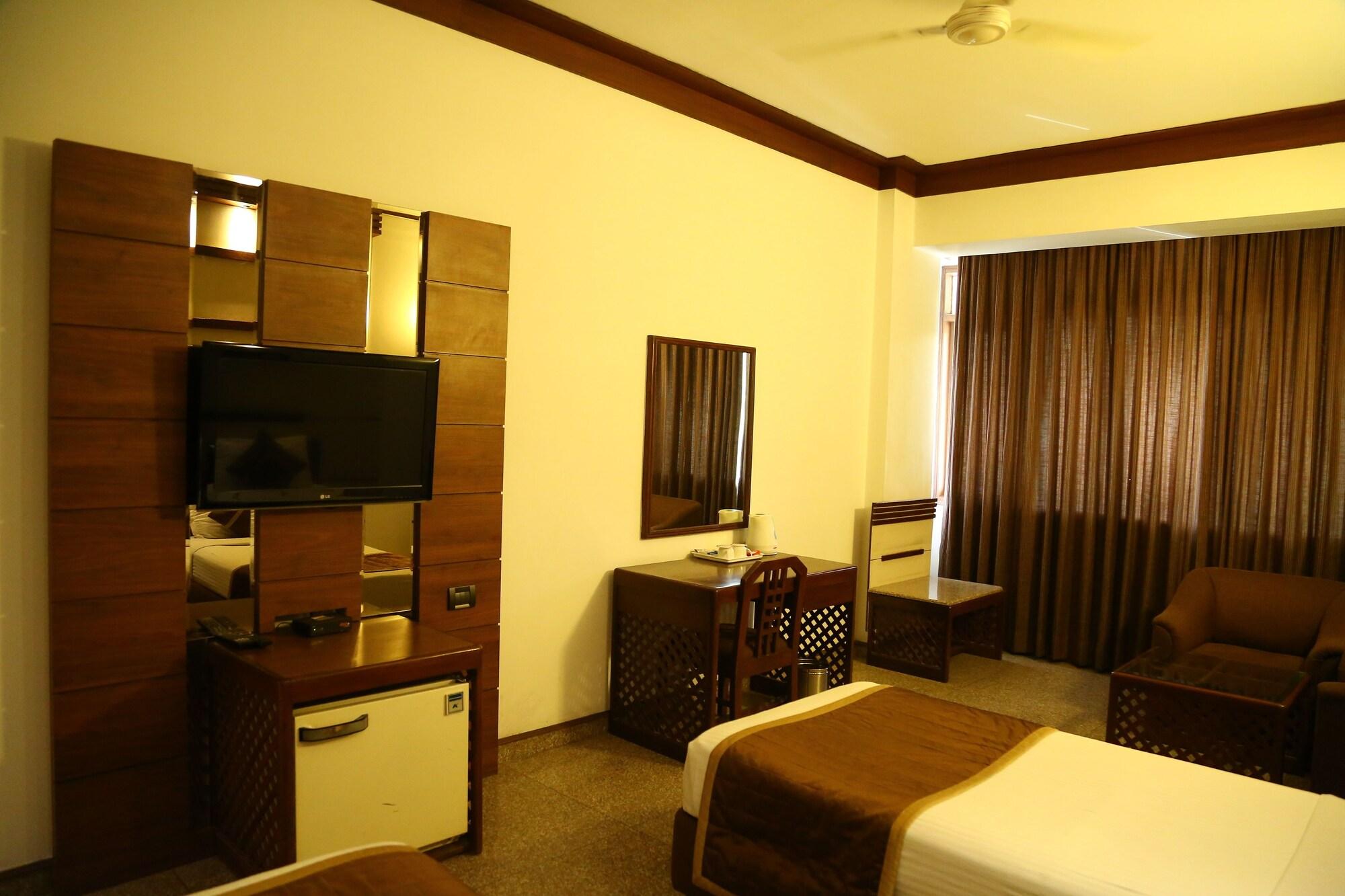 Hotel Park Inn Chandīgarh Extérieur photo