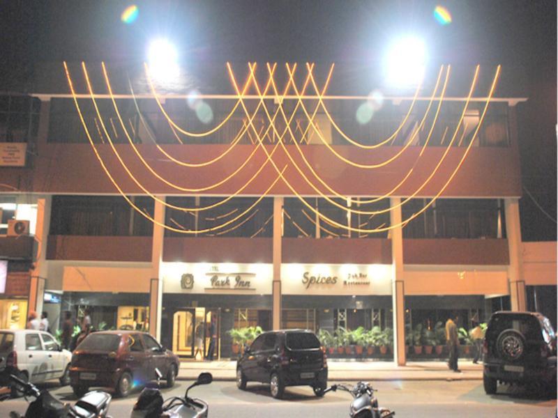 Hotel Park Inn Chandīgarh Extérieur photo