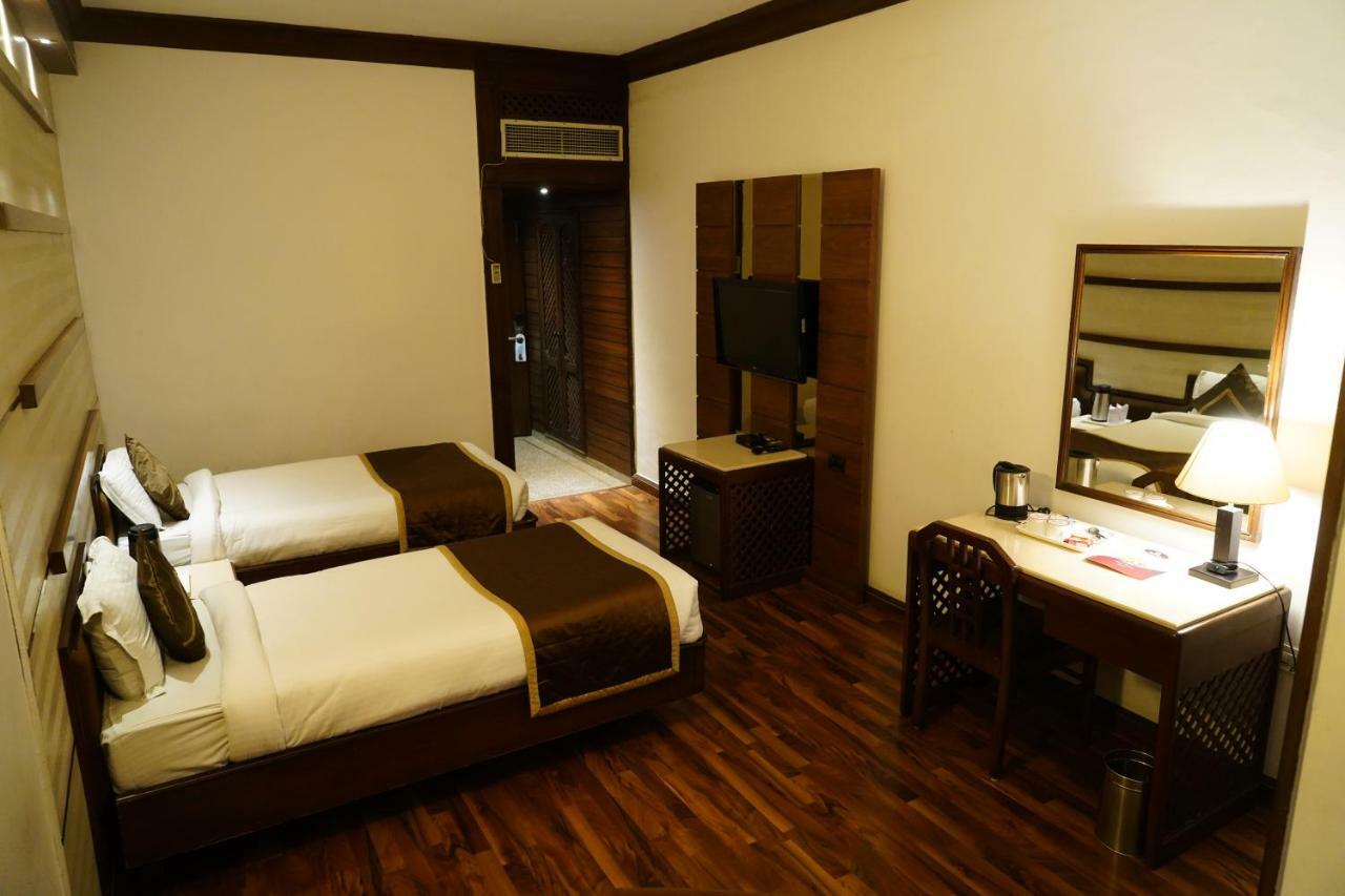 Hotel Park Inn Chandīgarh Extérieur photo